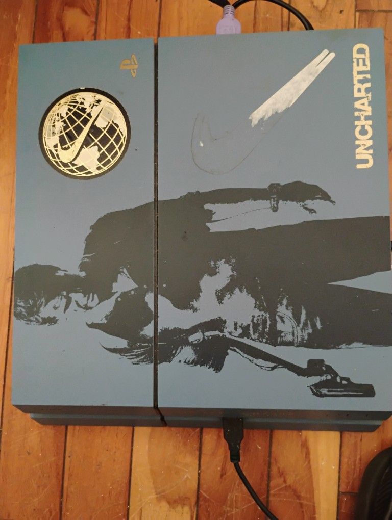 PS4 UNCHARTED EDITION