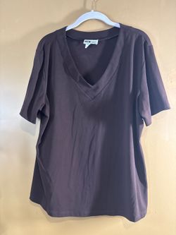 I.N. Studio Woman V-Neck Short Sleeve T-Shirt