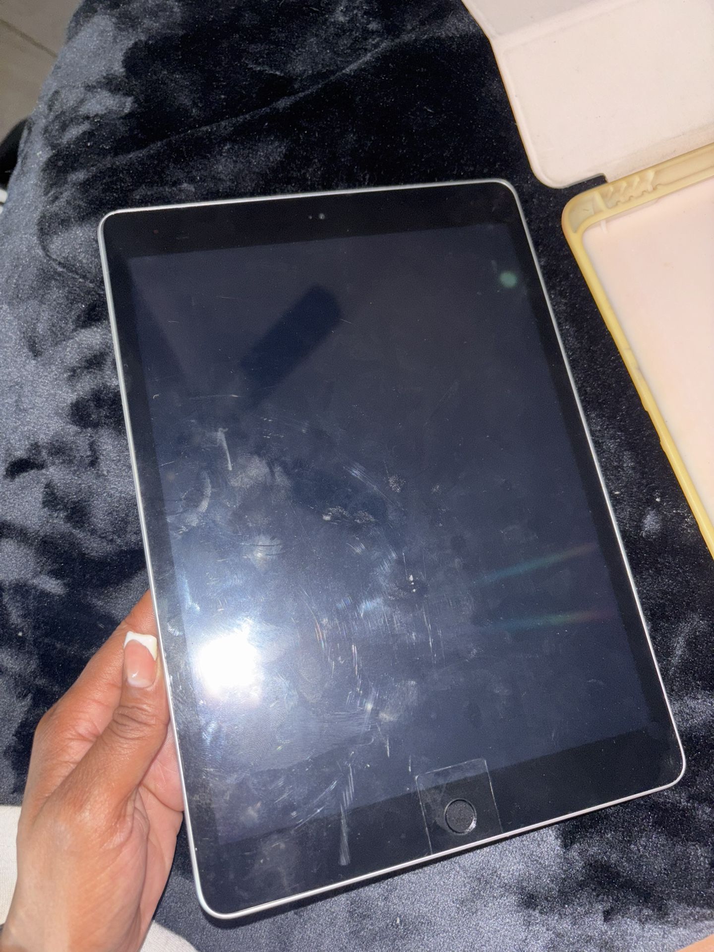 iPad ( 9th Generation )