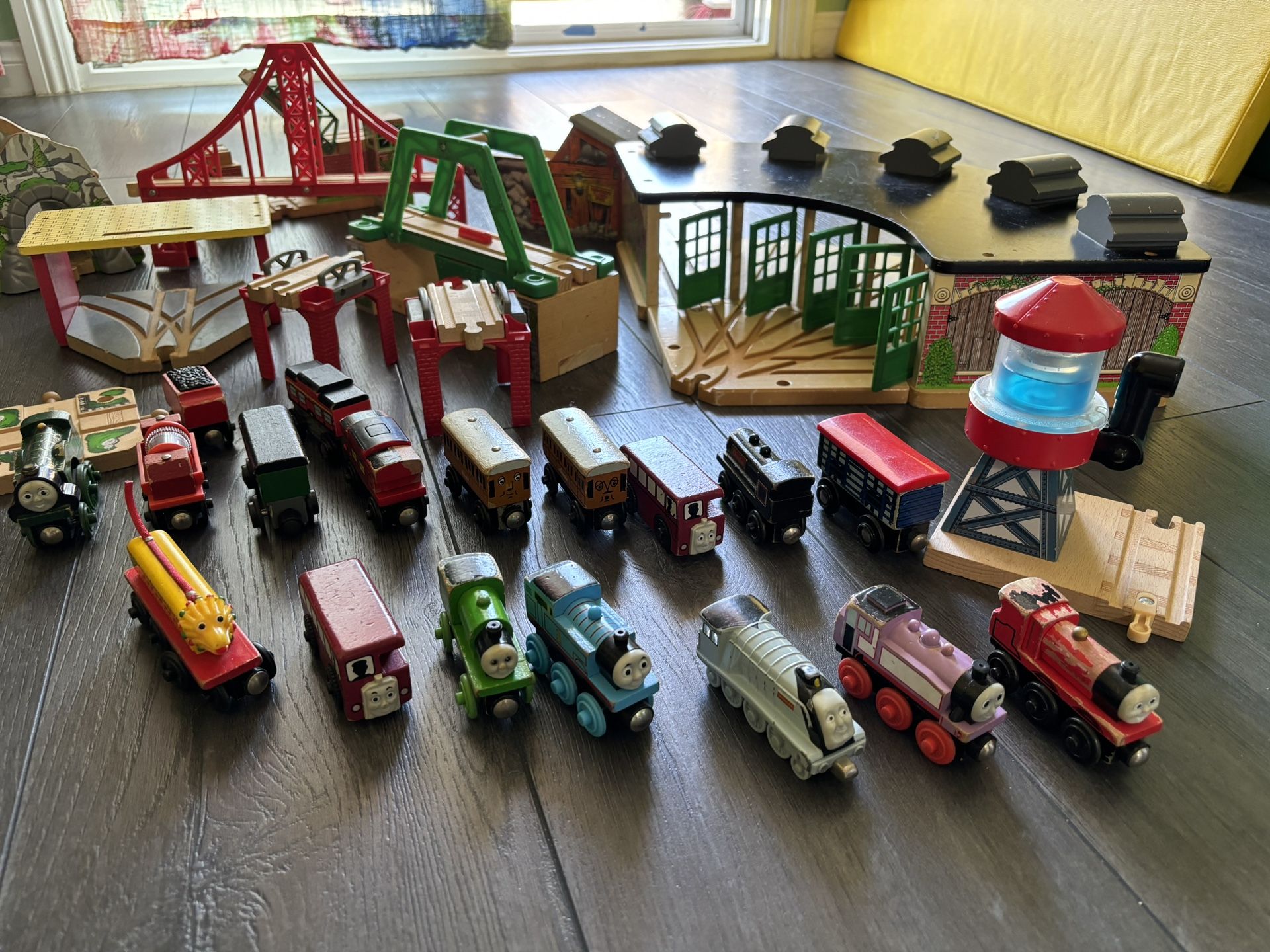 Huge Lot Thomas trains Friends Tracks Set Pieces