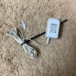 Safety 1st - Class 2 Transformer Model: HA28UF-0902CEC Wall Charger