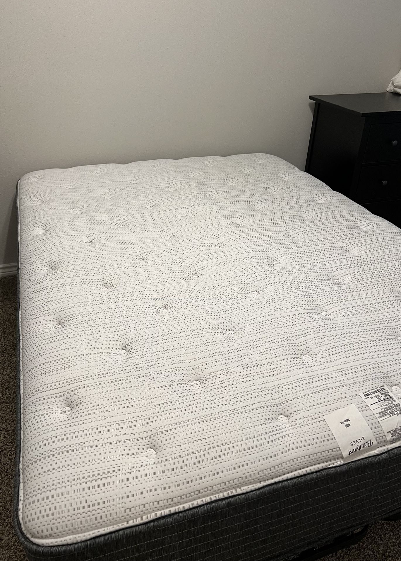 Costco Beautyrest Silver BRS900 Medium Queen Mattress