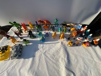 ASSORTED FIGURES TOYS