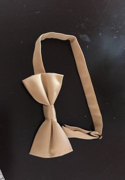 Boys bow tie gold