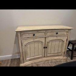 Hooker Furniture Solid Wood Buffet