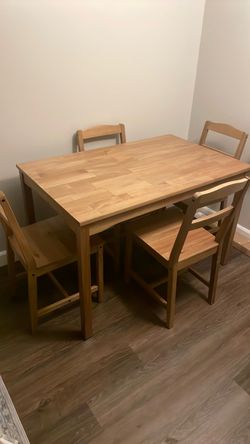 Like new ikea small dining room table