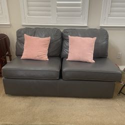 Loveseat 