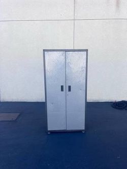 Gladiator steel large gearbox cabinet