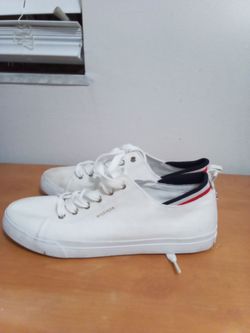 Tommy Hilfiger sheos
