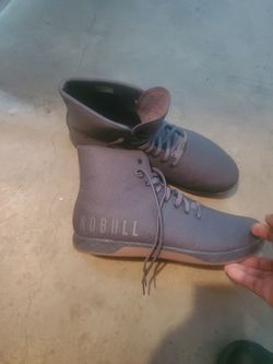 Lifting shoes