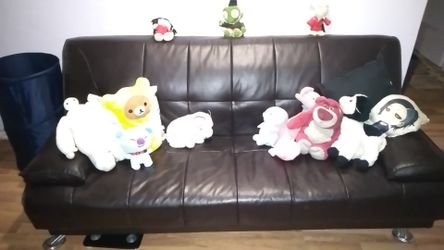 Unfoldable Couch with detachable pillows