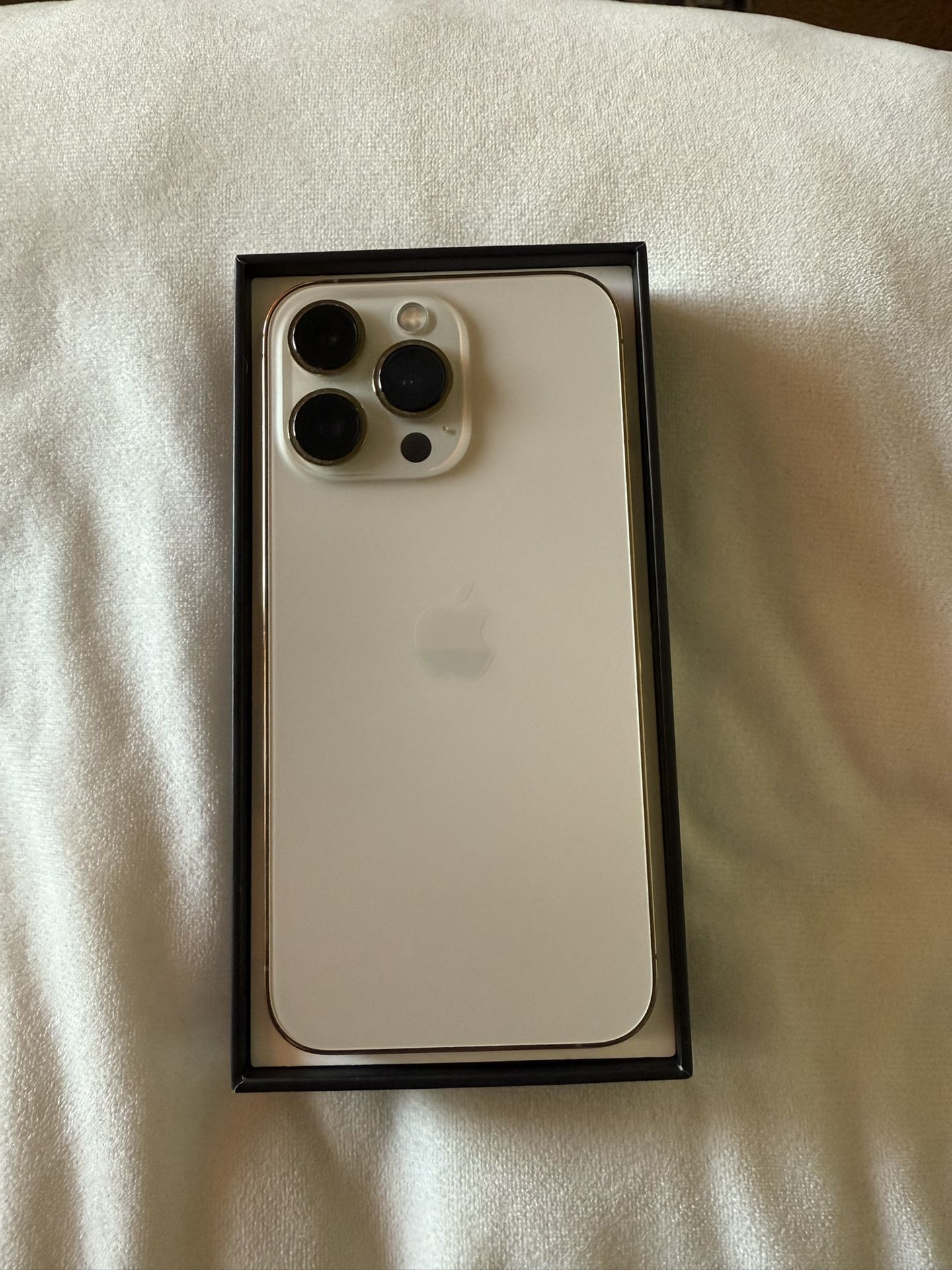 iphone 13 pro Gold