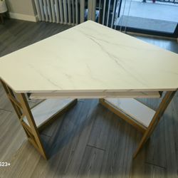 Desk- ( Escritorio )