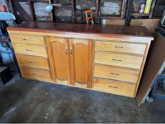 Dresser cabinet