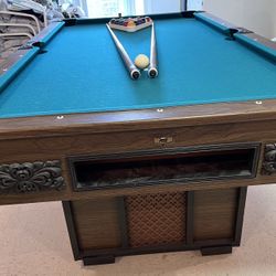Frederick-Willys pool table, balls, Cue Sticks
