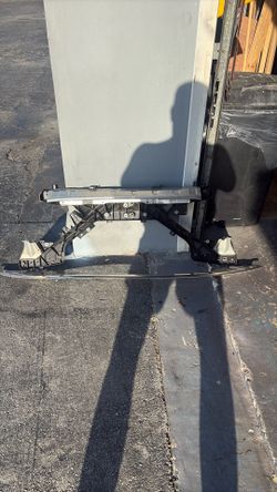 Tesla model Y  Radiador support Oem