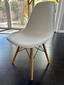 Modern Style Dining or side Chair - Mid Century Modern