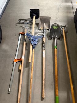 Multiple yard tools. Excellent shape