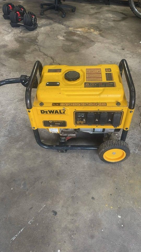 DEWALT GENERATOR 4000 WATTS 120V