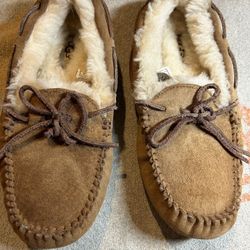 Women’s UGG ,brown Color , loafers USA 8