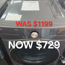 7.4 cu. ft. UItra Large Capacity
Smart wi-fi Enabled Front Load
Electric Dryer with TurboSteam
and Built-in Intelligence