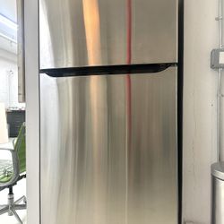 LG Refrigerator. SKU: LRTLS2403S
