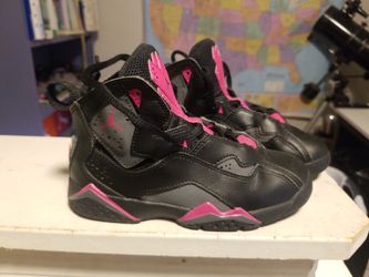 Air Jordan True Flight Dark Grey Pink 11c