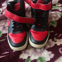 5.5Y red nike 