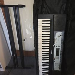 Yamaha PSR E213 Musical Keyboard 