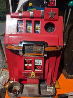 Vintage PACE Nickle Slot Machine