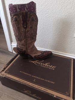 Women Lucc Boots