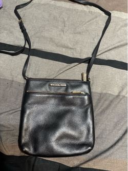 Like new Michael Kors crossbody