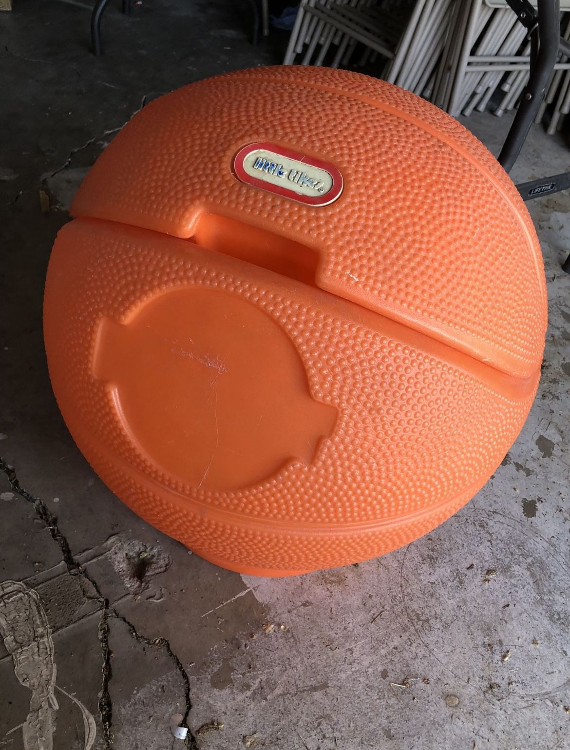 Antique little tikes Basketball toy chest for Sale in Apple Valley, CA