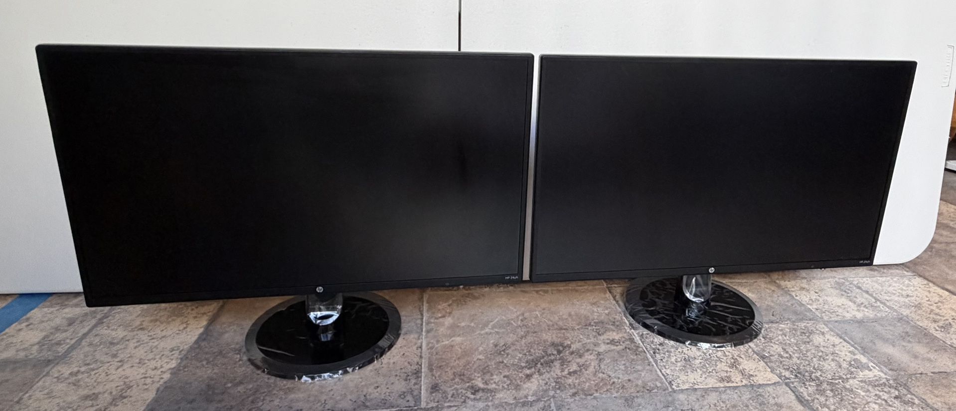 2 HP 24” FHD 1920x1080 Computer Monitors Model: HP24yh