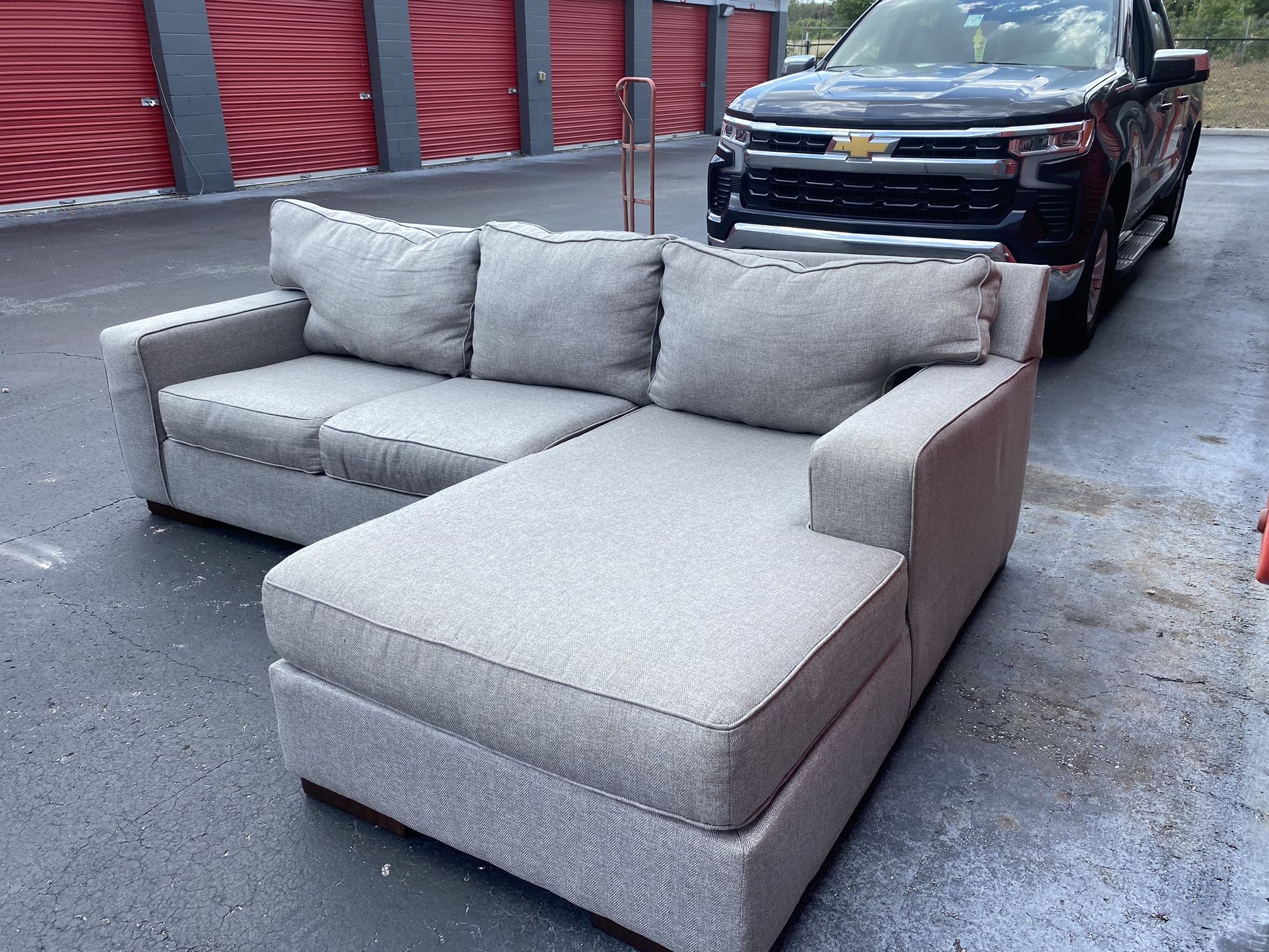 Sectional Sofa With Chaise