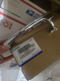 Toyota door handle. 2 pieces