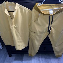 Women’s FIGS Scrubs LIGHT GOLD