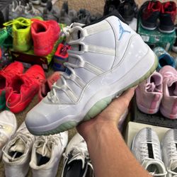 Jordan 11 “Legend Blue” size 10
