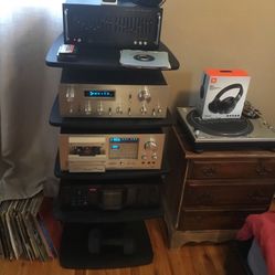 full stereo system $2500all with lots of vinyls 