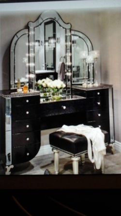 Makeup Vanity with Mirror