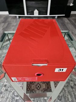 Nike Dunk Lux Hight Undefeated White Infrared Size 10 Brand New 