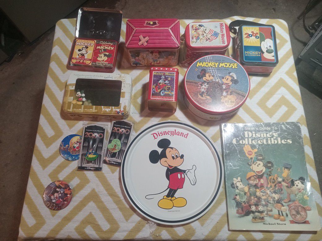 Mackey Mouse Bundle. 6 Tins. 1 Deck of Cards, 4 Pins, 1 Plate and 1 Collectors Book. See Pics