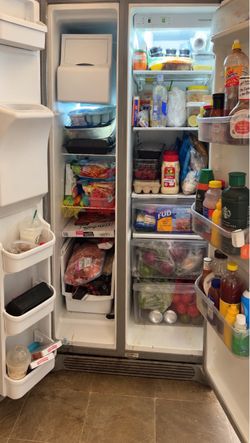 Frigidaire Refrigerator – $250 OBO – MUST GO TODAY