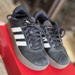 adidas kids  size 12 