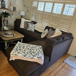 L Shape Sofa W/ Chaise
