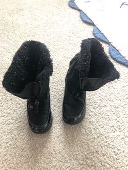 Girls black snow boots size 9