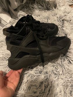 womens Nike Air Huaraches black