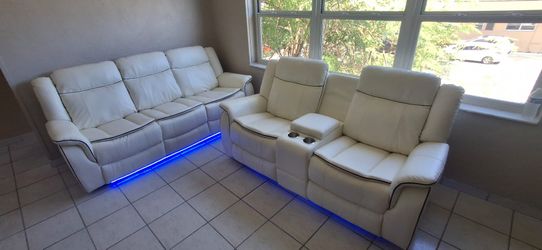 Sofá and loveseat white