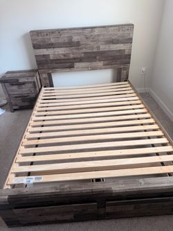 QUEEN Rustic Gray Wood Platform Bed Frame