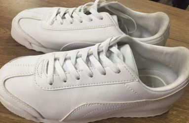 New Puma sneakers size 3